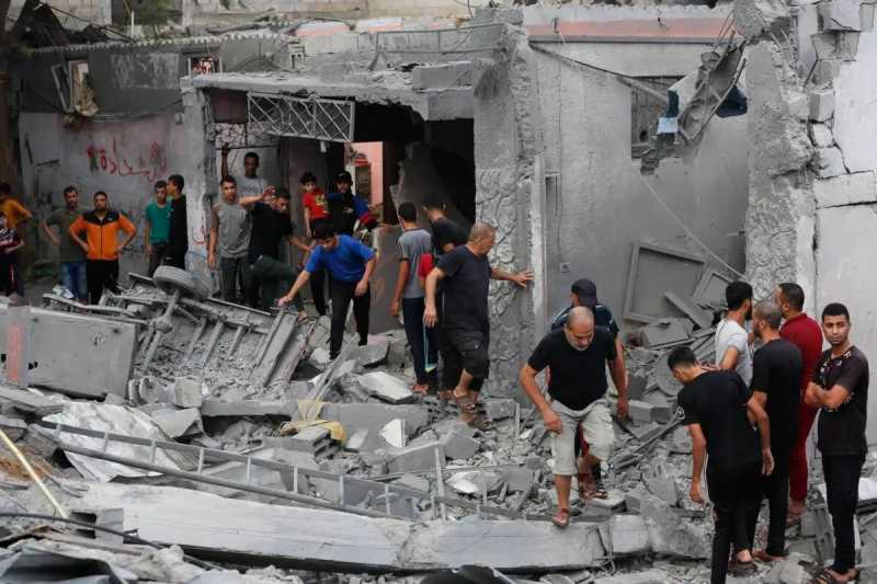 الاحتلال يواصل تكثيف عدوانه على مناطق وسط قطاع غزة مرتكباً مجازر جديدة في اليوم 209