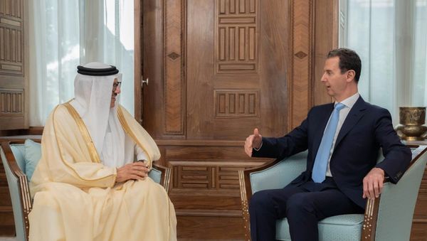 الرئيس بشار الأسد يستقبل عبد اللطيف بن راشد الزياني وزير خارجية مملكة البحرين.