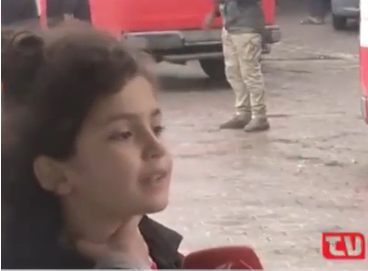 شاهد.. طفلة نازحة توجه رسالة إلى الأنظمة العربية تحمل في طياتها صمود أهل غزة (فيديو)