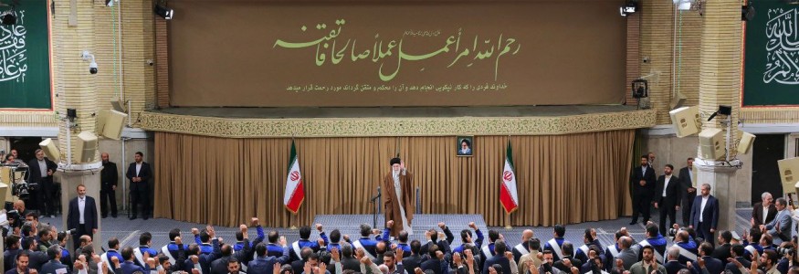 الإمام الخامنئي: الهدف من العقوبات هو تركيع نظام الجمهورية الاسلامية لتبعية الاستكبار