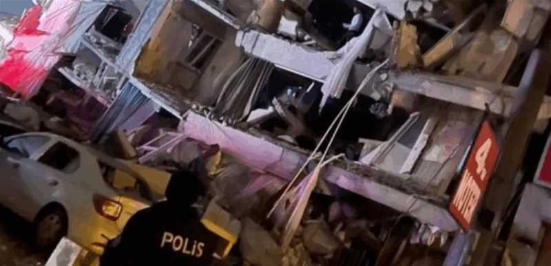 قتلى وجرحى وحصار العشرات تحت الأنقاض.. آخر تطورات الزلزال العنيف الذي ضرب تركيا
