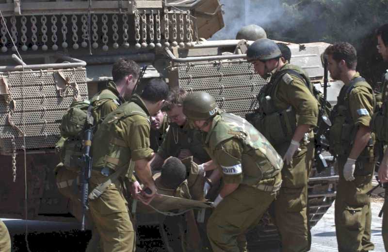 إعلام إسرائيلي: مقتل جنديين وإصابة 8 في كمين للمقاومة قرب 